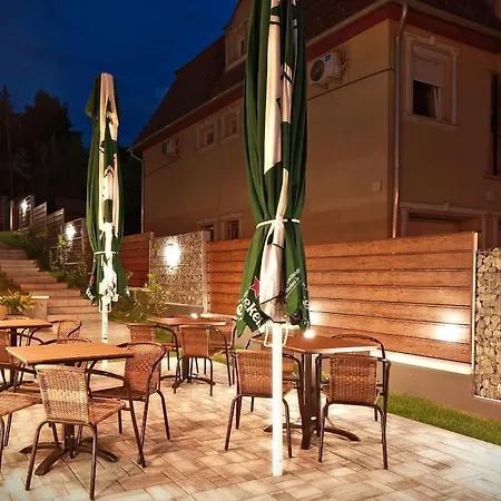 Aquarius Lägenhetshotell Miskolc